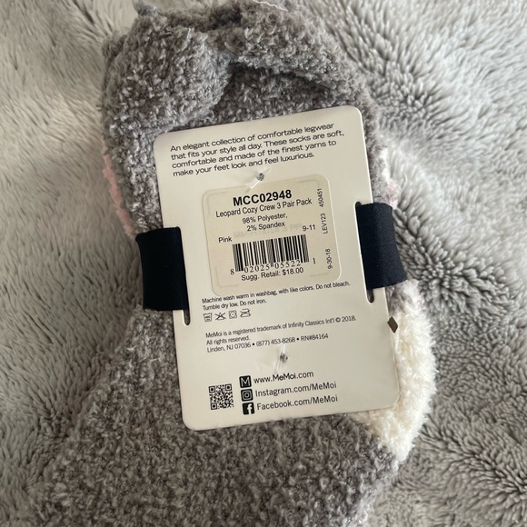 Memoi, BNWT, 3 pairs, cozy socks - Picture 2 of 4